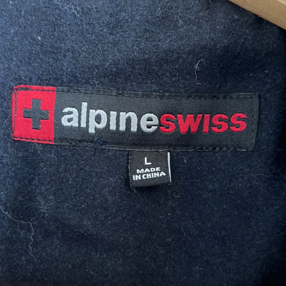 Alpine Swiss || Navy Coat - Picture 5 of 7